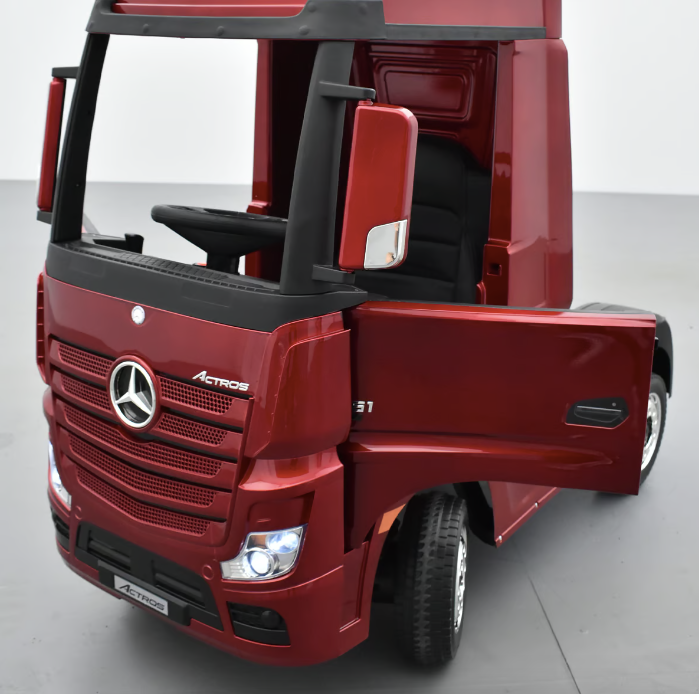 Tovornjak na akumulator Mercedes Actros rdeč
