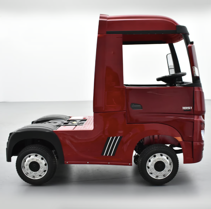 Tovornjak na akumulator Mercedes Actros rdeč